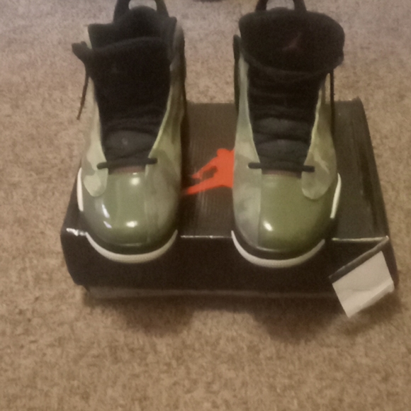 Shoes - Picture 4 of 8